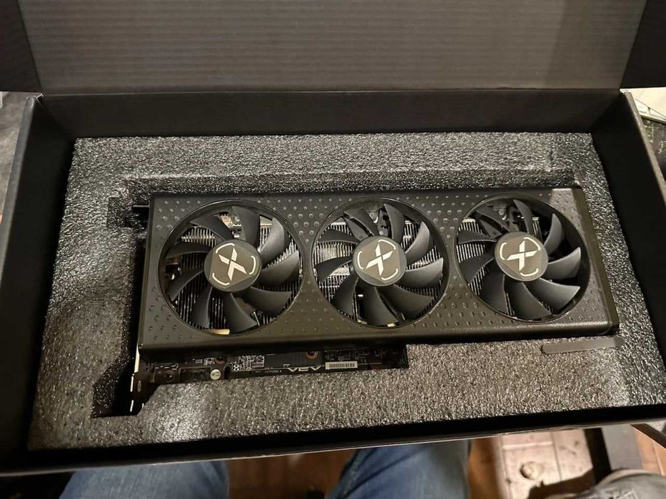 XFX Speedster MERC 308 RX 6600 XT Black 8GB (Como Nova)