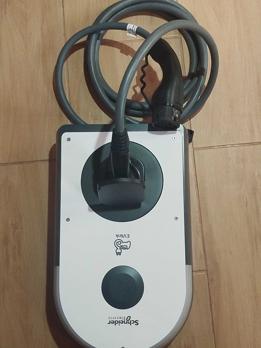 EVlink Pro AC ,  потужність 22 кВт.