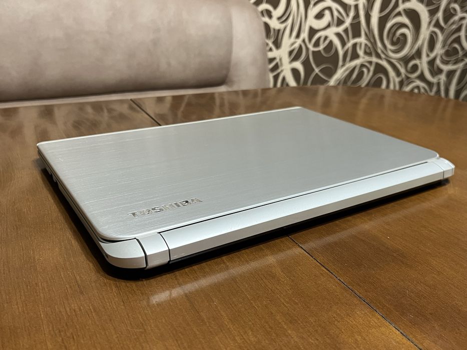Ноутбук 14" Toshiba Satellite на Intel i5-4210U с 8ОЗУ/128SSD/FullHD