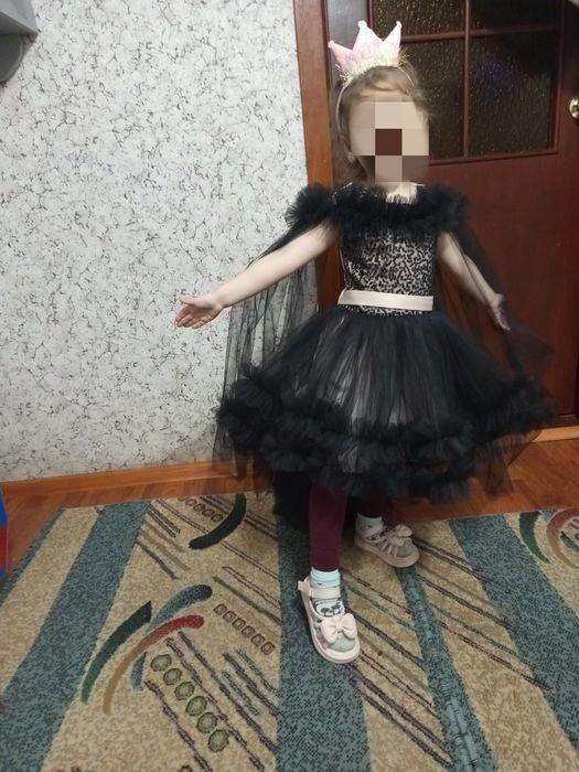 Випускна сукня ( карнавальна)