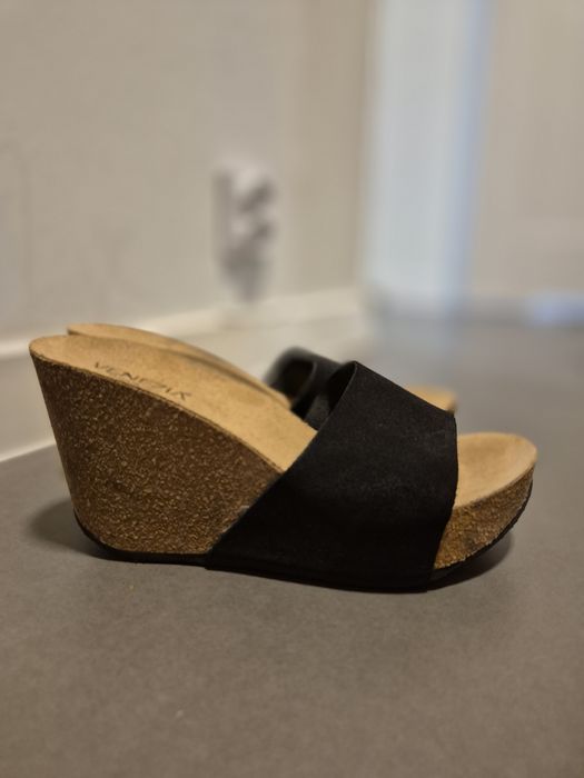 Buty na koturnie Venezia