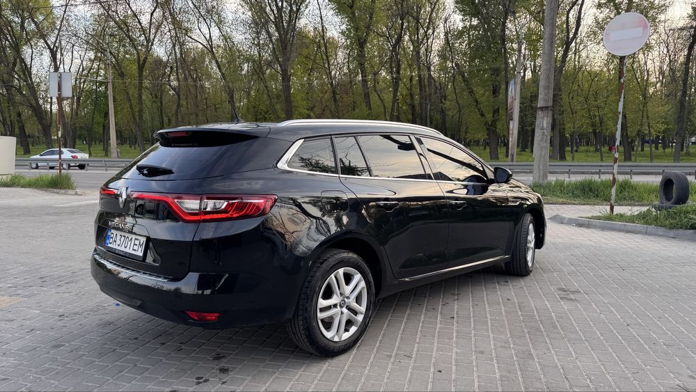Легковий автомобіль