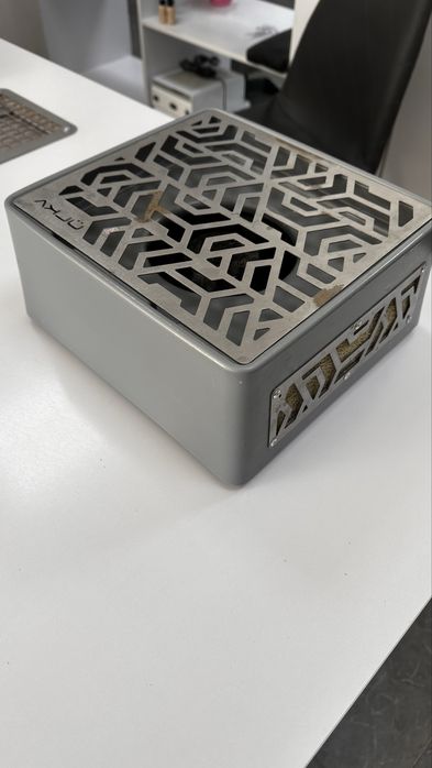 Витяжка манікюрна