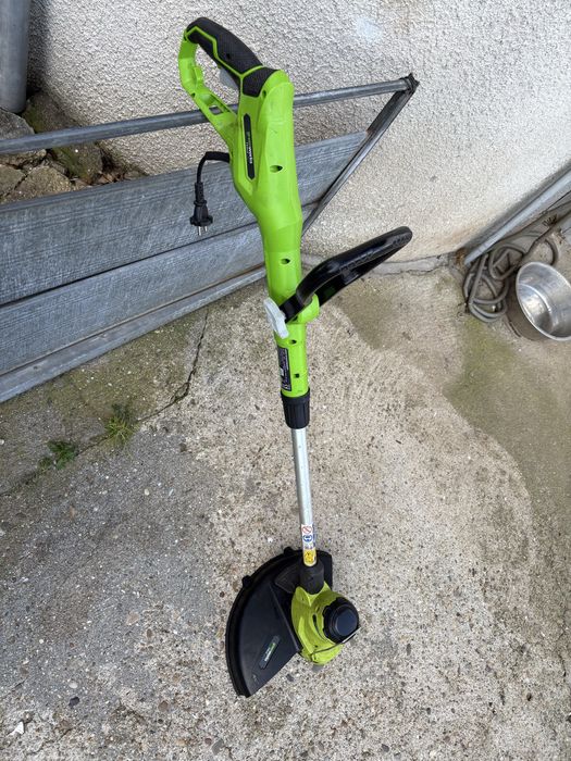 1 Maquina de aparar a relva