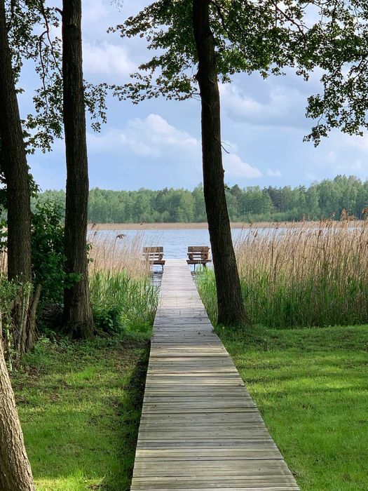 Domek nad jeziorem Białoławki pomost łódka