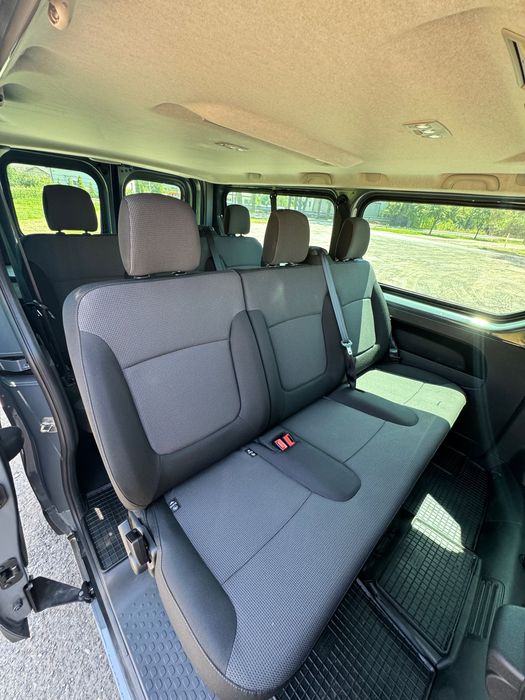 Wynajem busa Renault Trafic 9os 230zl/doba