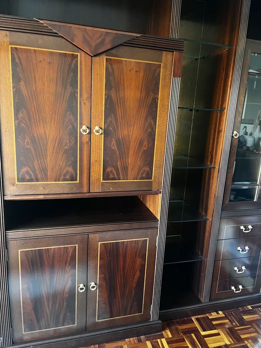 Movel estante com vitrinas  sem riscos