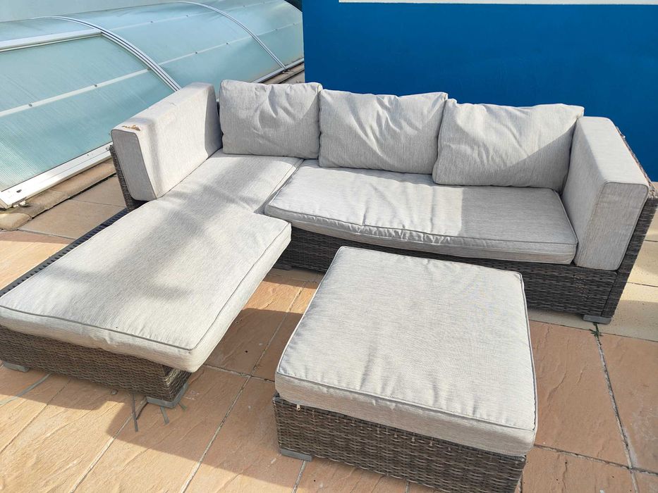 Sofá de Exterior em Rattan + Chaise + Mesa | Conjunto Completo