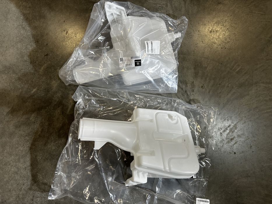 Бачок склоомивача води стеклоомивателя Sprinter W910 W907 спрінтер