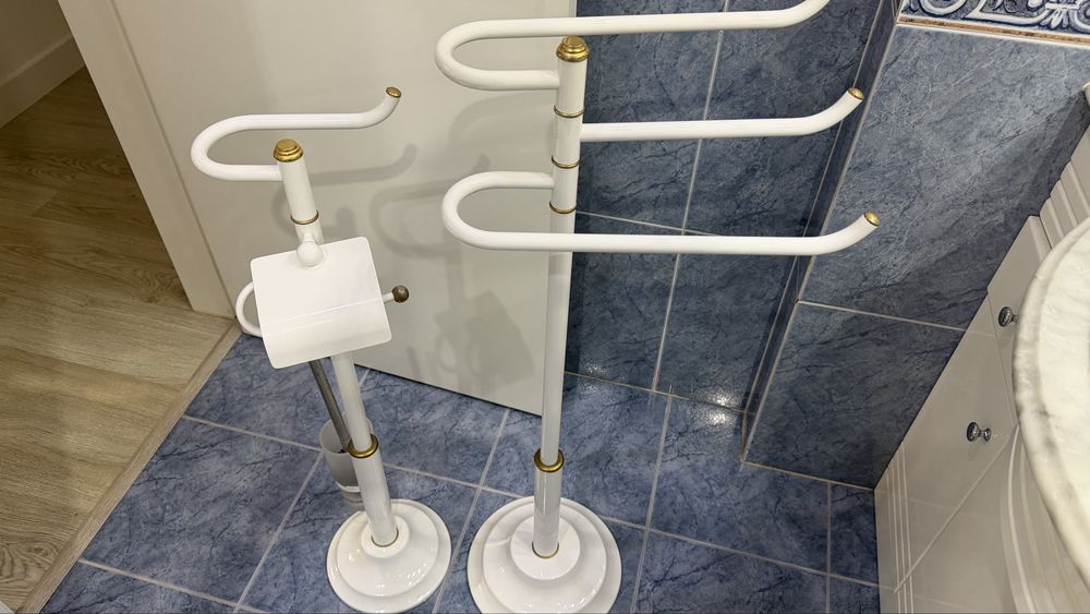 Toalheiros de pe para wc