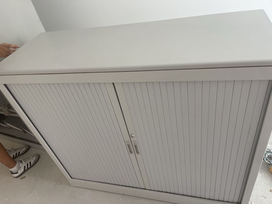 Armário de arrumação branco – portas de correr