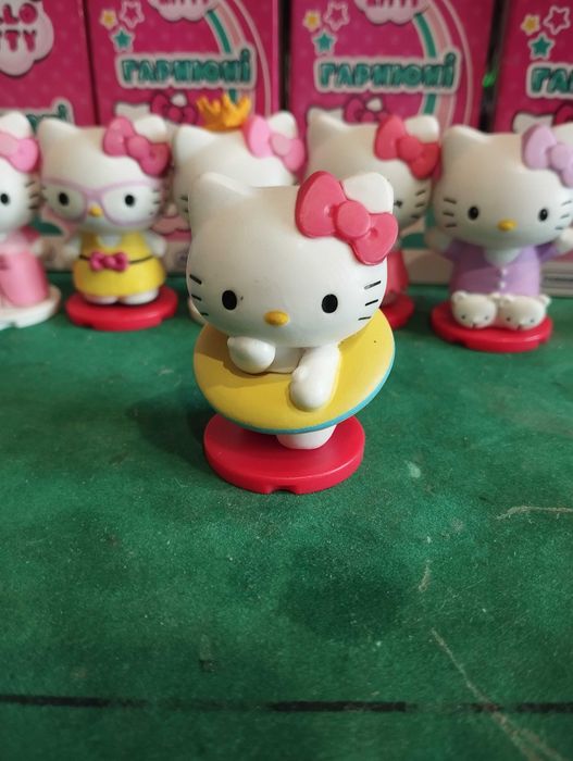 Фігурка Hello Kitty "гарнюні"