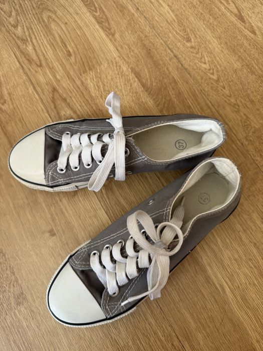 Кеди жіночі безкоштовно