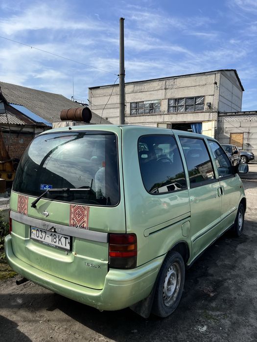 Продам Nissan serena