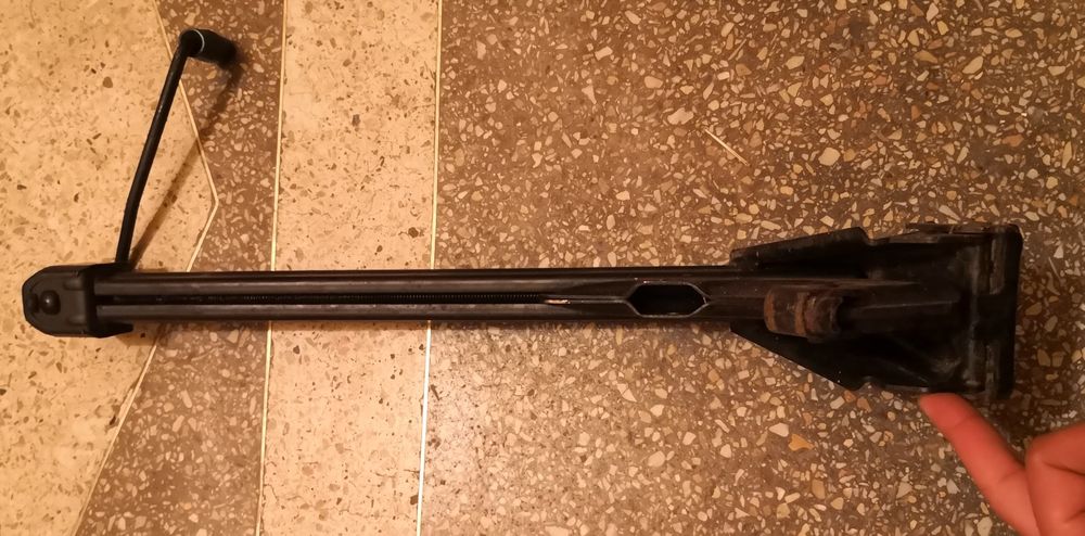 Домкрат для авто