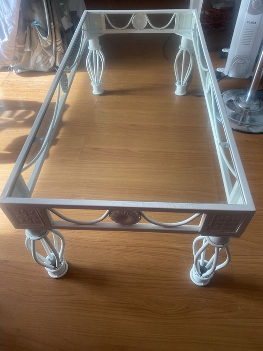 Mesa de apoio com vidro como nova