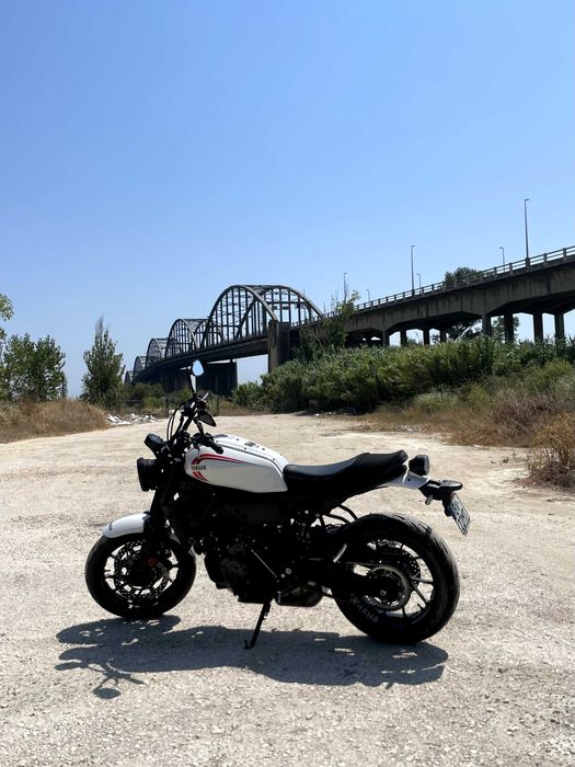 Vendo Yamaha XSR 700 praticamente nova, modelo 2025