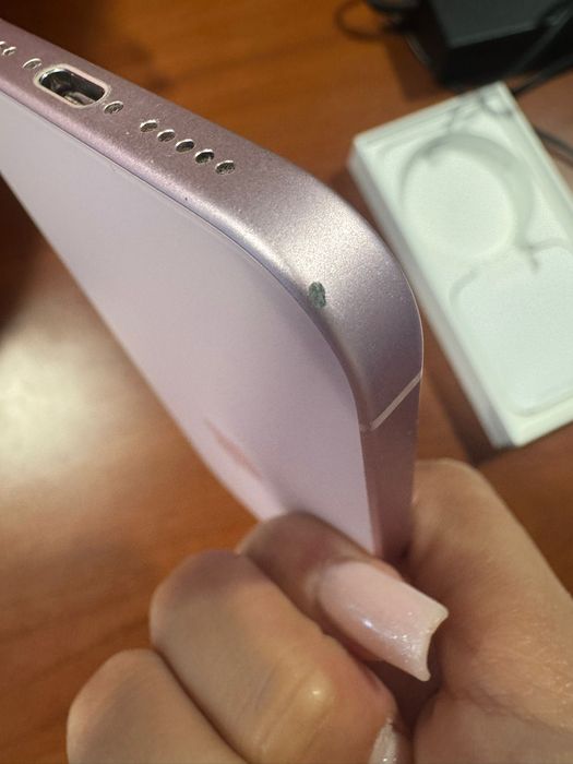 iPhone 15, cor rosa titânico, versão 128 gb.