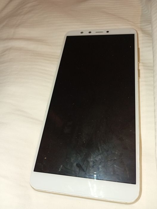 Vendo *Huawei Y9 2018*, modelo FLA-LX2, em bom estado de funcionamento