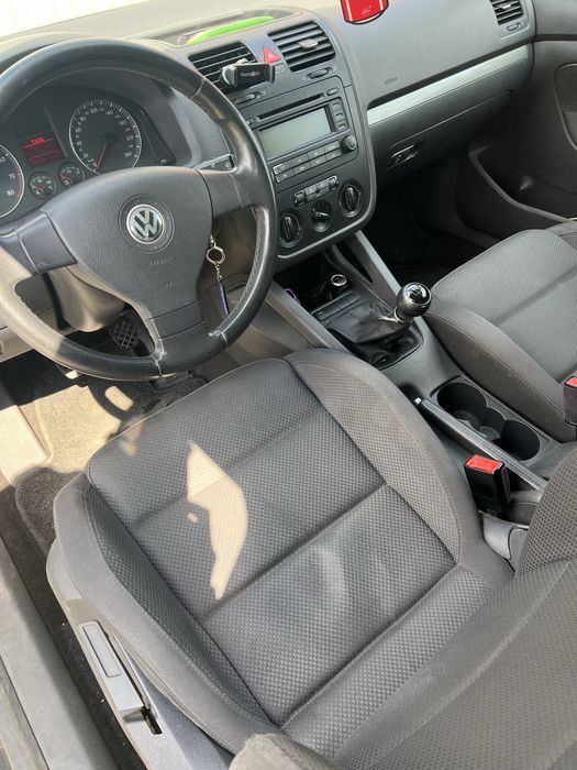 Volkswagen Golf V  1.6mpi
