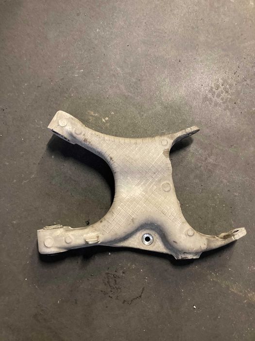 Ричаг задній BMW F15