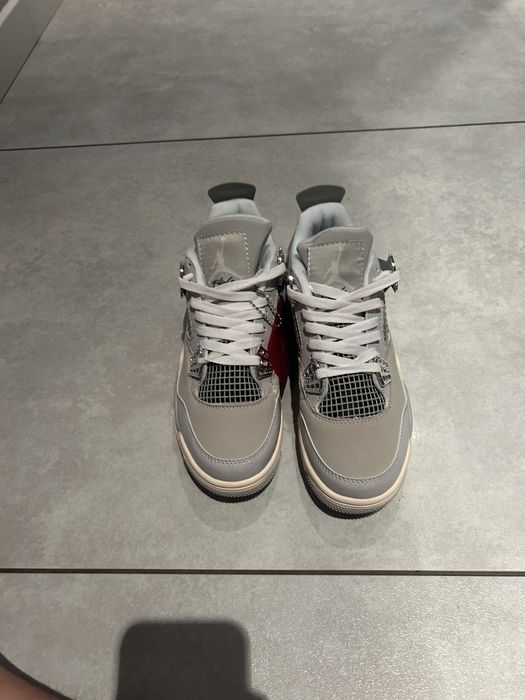 Air Jordan 4 Frozen Moment 40