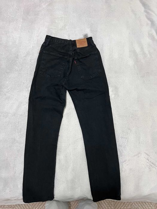 Джинси чорні levi's levis 501 high rise straight leg crop jeans