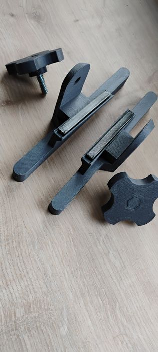 podstawa stopki nóżki Unitra Dama Pik Aria M2407 dwa kolory