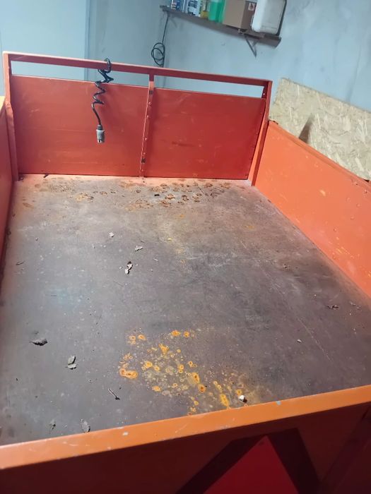 Reboque para trator pequeno  sem matrícula......