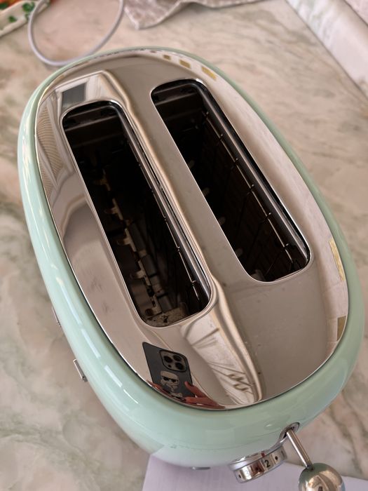 Тостер Smeg б/у мʼятного кольору