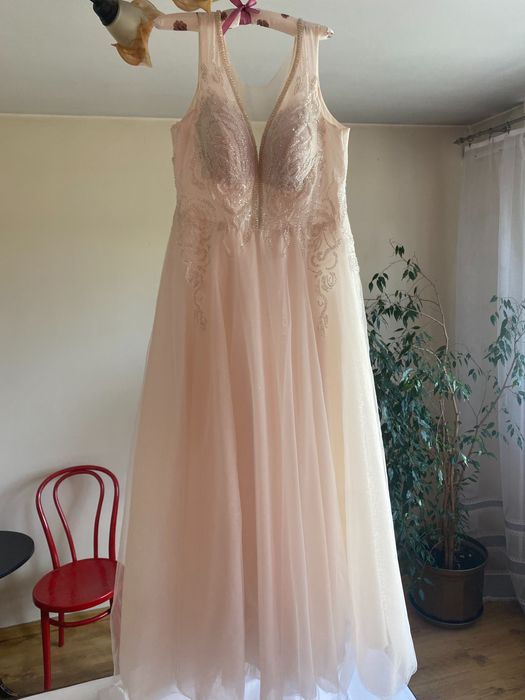 Piękna suknia ślubna