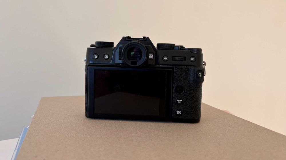 Fujifilm X-T30 Camera Body (Black) – Excellent Condition + Free 128GB SanDisk SD Card