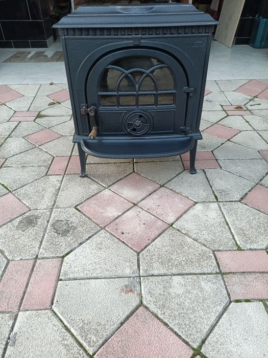 Камінопіч чугунна.