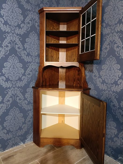 Skandynawska narożna witrynka vintage w bdb stanie