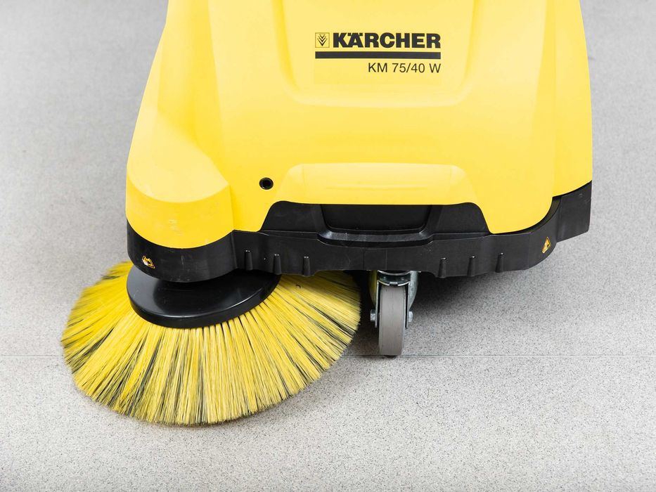 ZAMIATARKA KARCHER KM 75/40 W Bp NOWE BATERIE 2009r 3375m²/h 7500netto