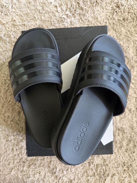 Нові Шльопки adidas