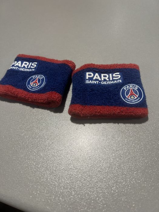 Frotki piłkarskie na rece klubu PSG