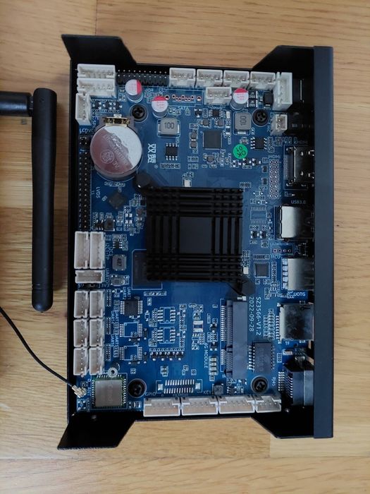 Digital signage box SZ3566