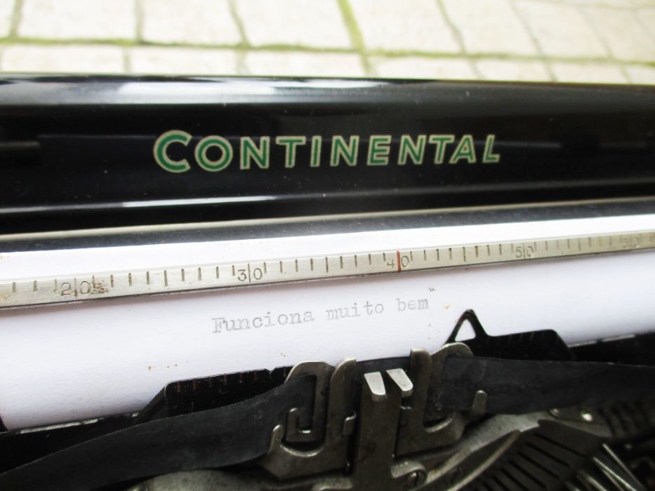 1931 - Maquina de escrever antiga - Funciona bem!