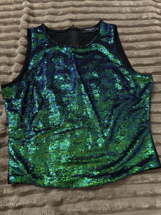 Укорочений топ в паєтках