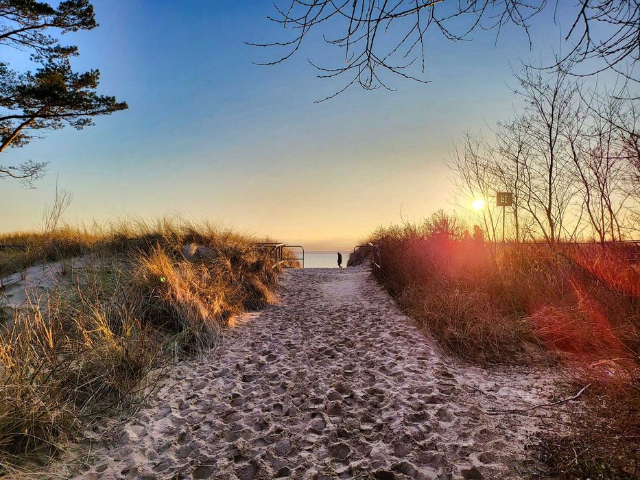 Uzbrojona działka budowlana blisko morza z pozwoleniem na budowę