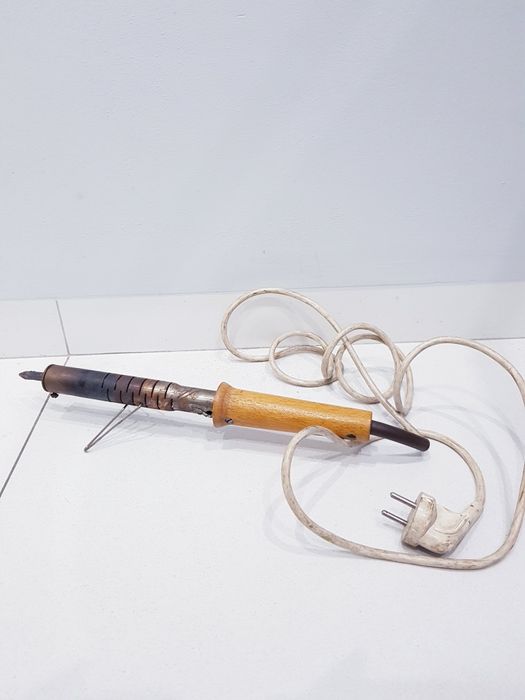 Lutownica kolbowa, oporowa