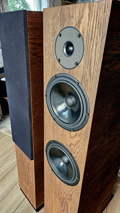 Kolumny Pylon Diamond 28, nie JBL