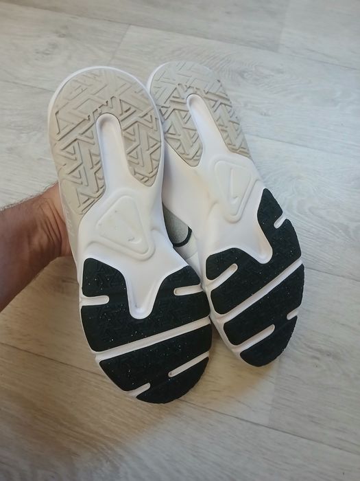 Кроссовки женские Nike Legend Essential  2 Оригинал.