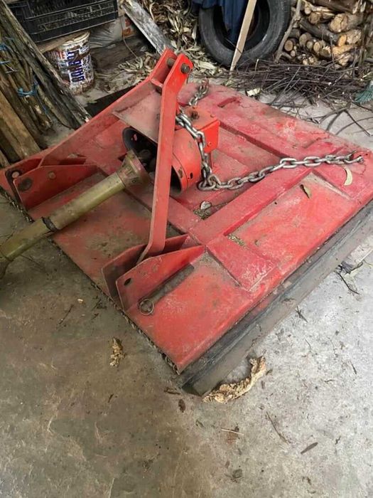 Vendo capinadeira ou troco por maior