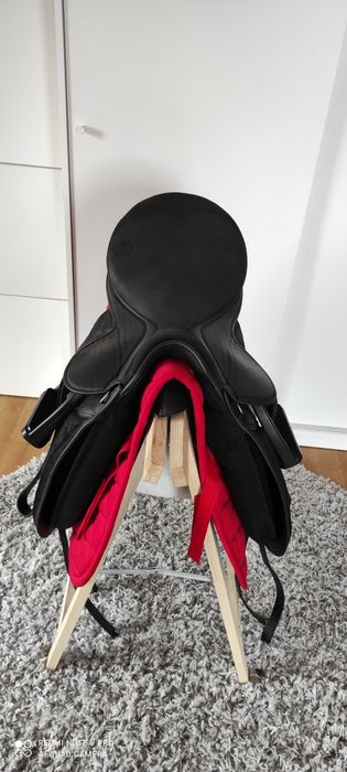 Siodło ujeżdżeniowe Thorowgood Gryfin 17 cali łęk 28 Id.99