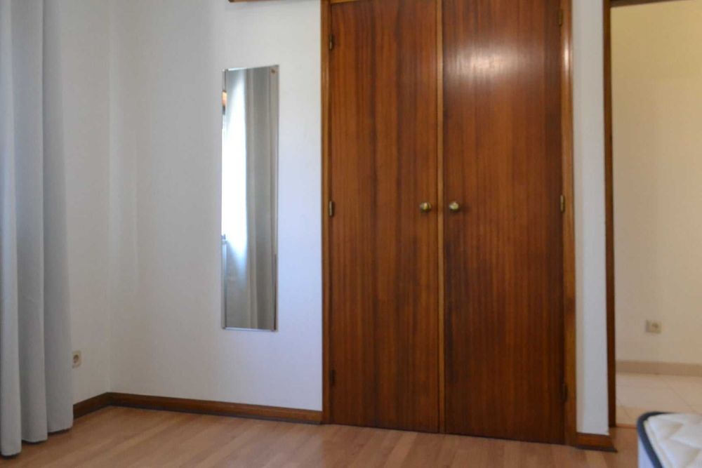 Apartamento T2 mobilado e equipado, com elevador