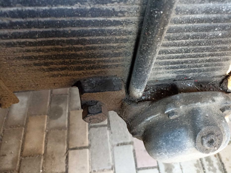 Пожежний автомобіль АЦ-40 ЗІЛ 131  потребує ремонту кабіни водія