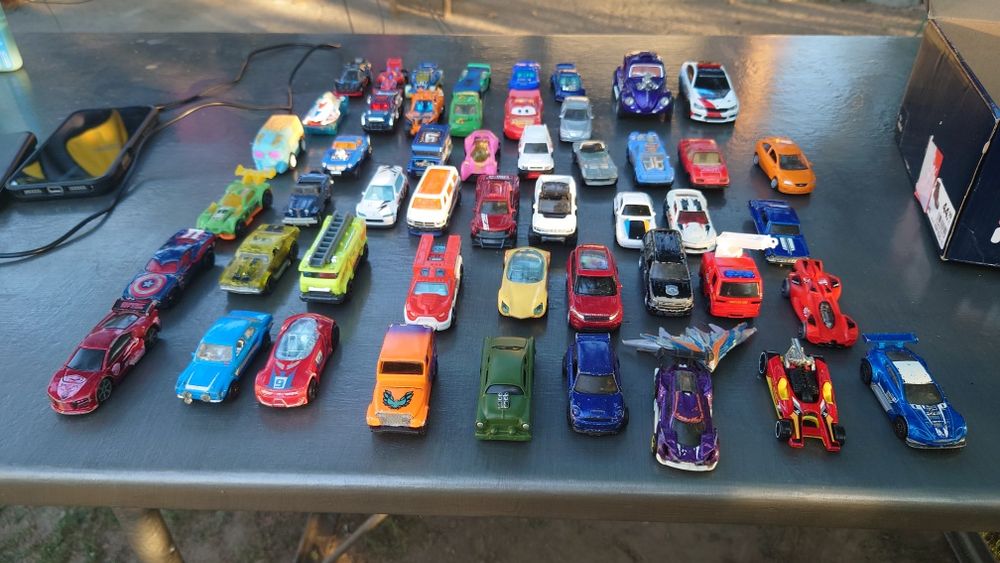Продам машинки 1/64  Hot Wheels игрушечные машинки железные Maisto Matchbox