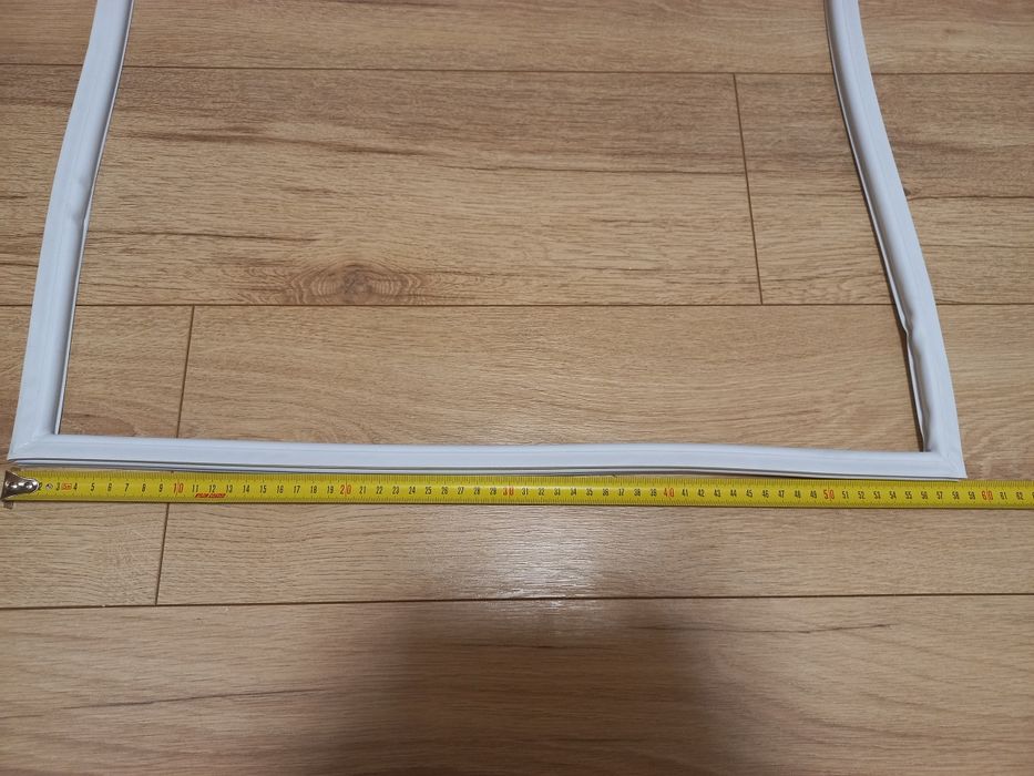 Ущільнювач  на морозильну камеру.